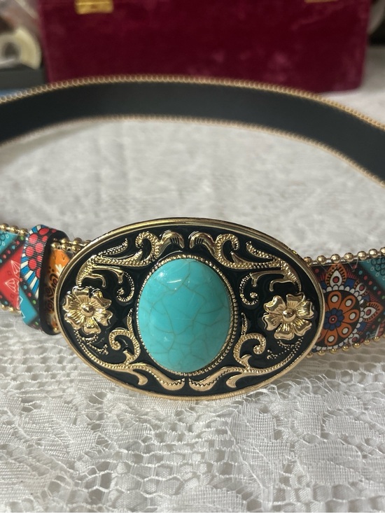 SHEIN Accessories - SHEIN Turquoise Centerpiece Floral Filigree Belt